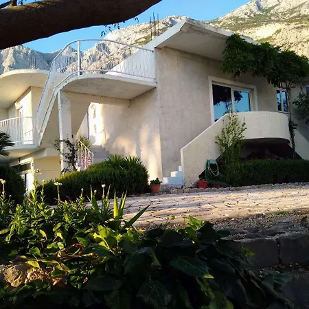 With A Parking Space - 22490 Makarska
